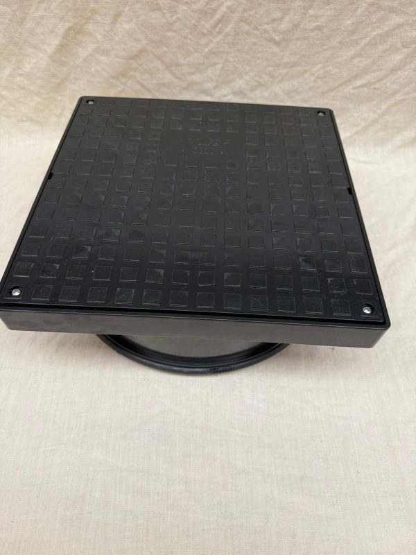 315 Square Cover + Frame